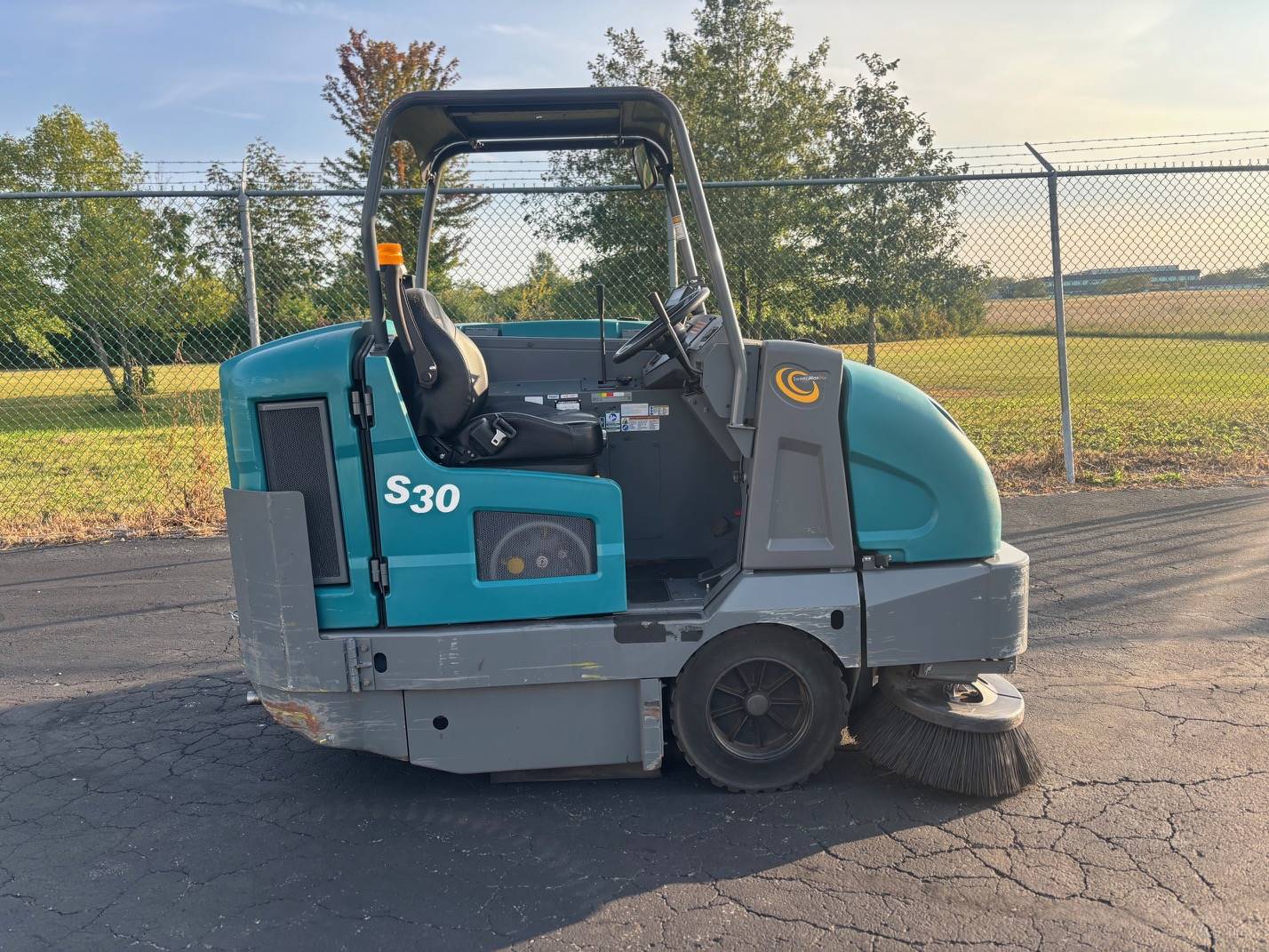 2016 Tennant S30 SOLD photo 3