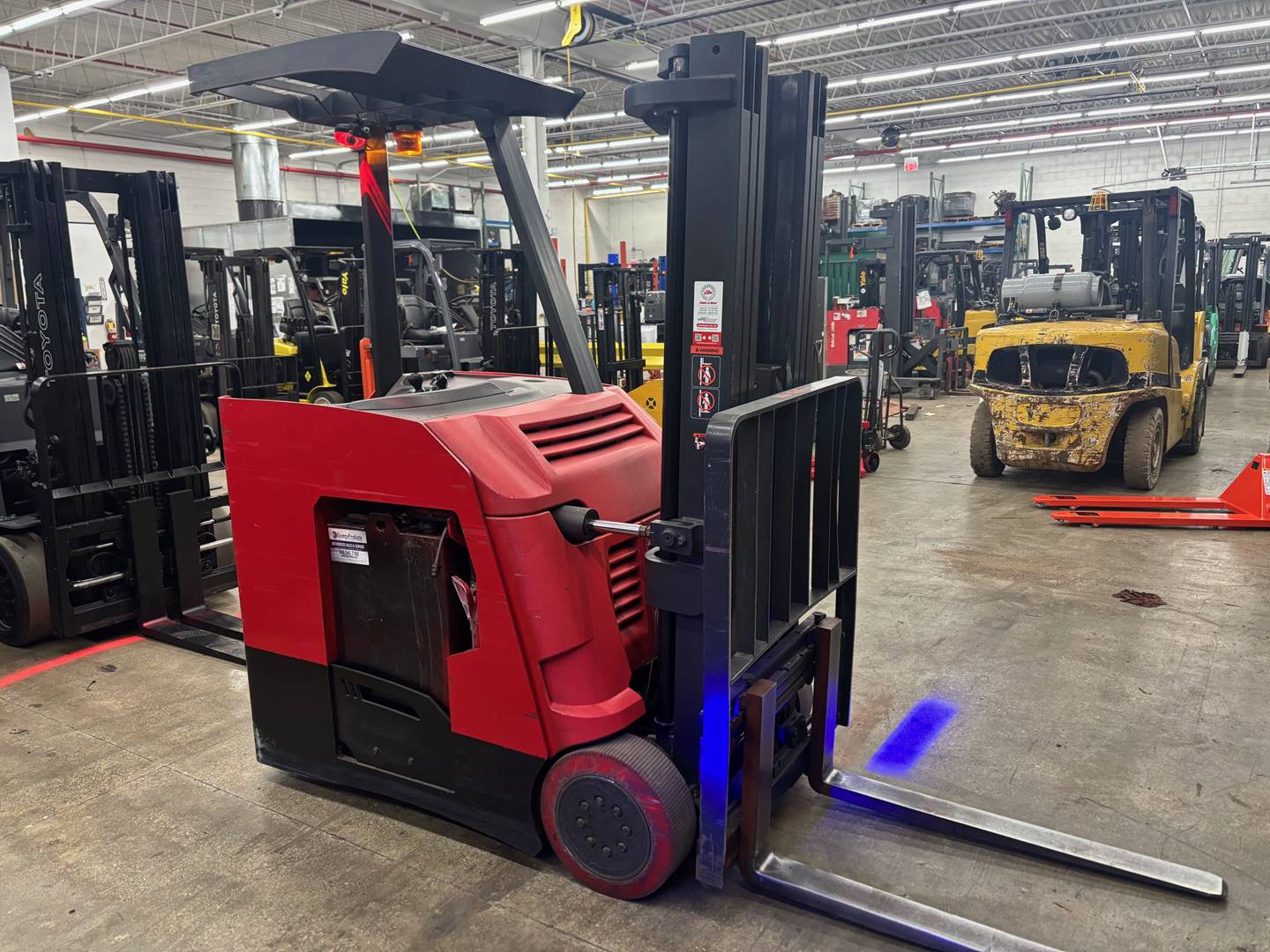 electric forklift warehouse industrial equipment material handling machine