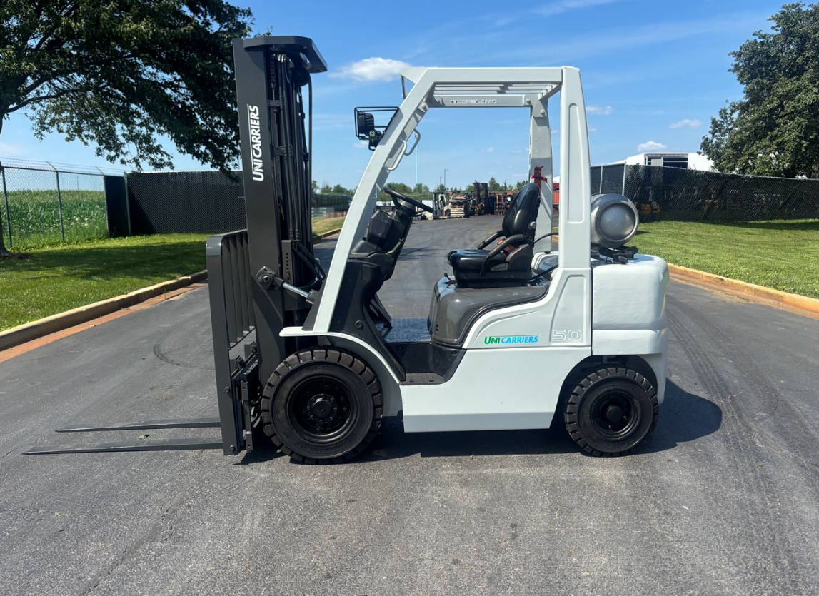 2016 UniCarriers MP1F2A25LV 5,000 lbs Pneumatic Tire Forklift