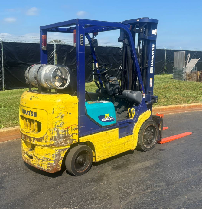 2001 Komatsu FG25SHT-12